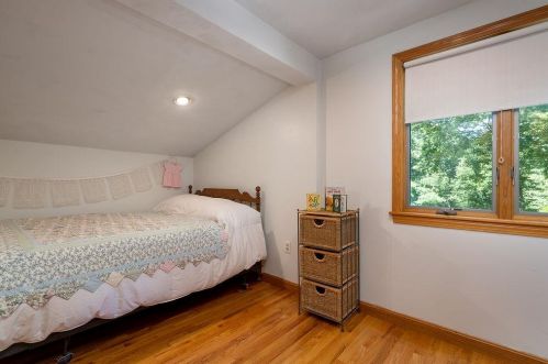 258 Shore Dr, Salem NH  03079-1694 exterior