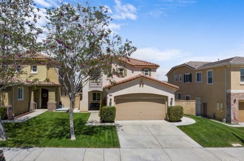 19921 Christopher Ln, Santa Clarita, CA 91350-3684