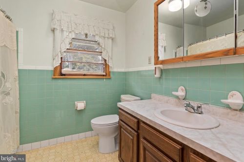 355 7 St, Harrisburg PA 17113-2012 exterior