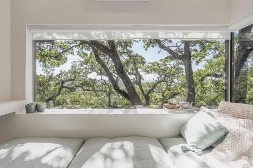 4833 Skycrest Way, Santa Rosa CA  95405-8798 exterior