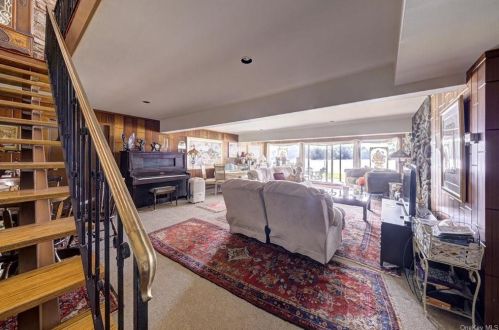 44 Overlook Rd, Rock Hill NY  12775-6208 exterior