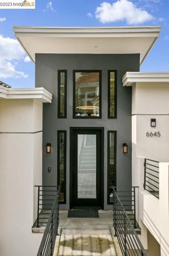 6645 Exeter Dr, Oakland, CA 94611-1642