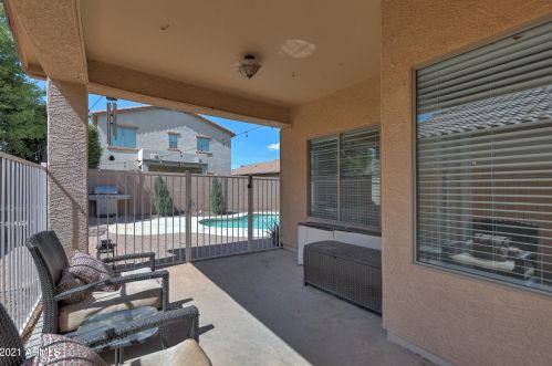 10138 Parkway Dr, Tolleson, AZ 85353-4408