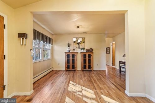 30 Greenfield Ave, Trenton NJ  08648-3828 exterior