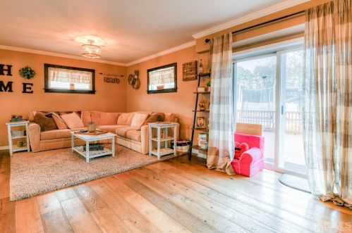 12 Nicholas Dr, Old Bridge NJ  08857-1558 exterior