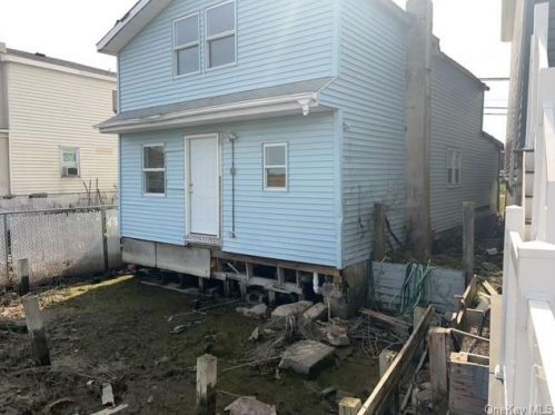504 Cross Bay Blvd, Far Rockaway NY  11693-1029 exterior