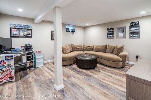 208 Virginia Dr, Bricktown NJ  08723-6521 exterior