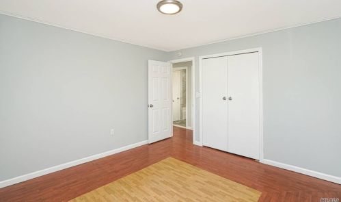 17 Caldwell St, Huntington Station NY 11746-1859 exterior