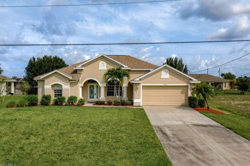 2117 14th Ter, Cape Coral, FL 33990-6903