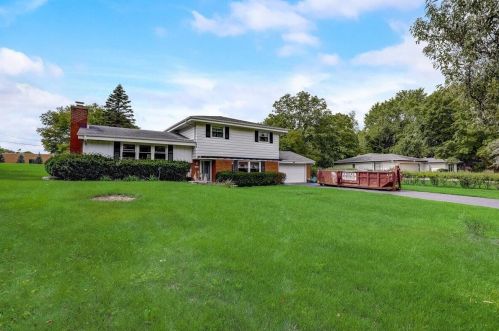 11315 Glenbrook Ln, Thiensville WI  53092-3113 exterior