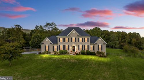 306 Waverly Dr, Strasburg, VA 22657-3048