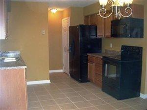 5566 Bramble Ct, Willoughby, OH 44094-3227