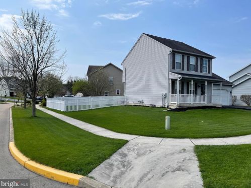 10 Sussex Dr, Carlisle, PA 17013-4804