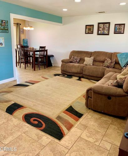 88 Pamela Ct, Santa Paula CA  93060-2400 exterior