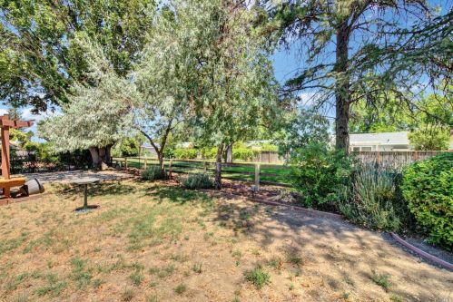 129 Rainier Cir, Vacaville CA  95687-3309 exterior