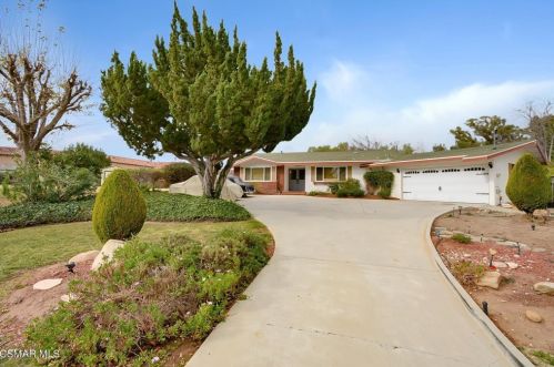 1296 Carmel Dr, Simi Valley, CA 93065-4118