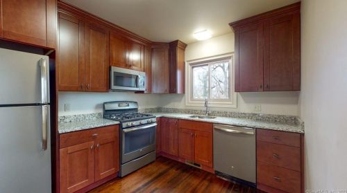 29 Lexington Ave, Waterbury CT  06710-1435 exterior