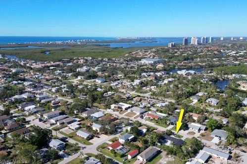 4321 Mariner Rd, Bonita Springs FL 34134-3964 exterior