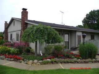 2683 Mull Ave, Akron, OH 44321-2139