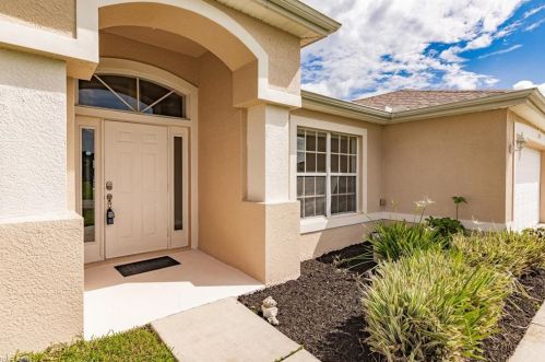 419 21st St, Cape Coral, FL 33990-4376