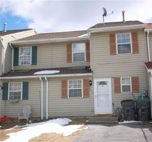 209 Blake Rd, Maybrook, NY 12543-1131