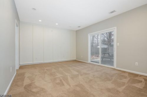 31 Hillery Dr, Roxbury Township NJ  07836-9527 exterior