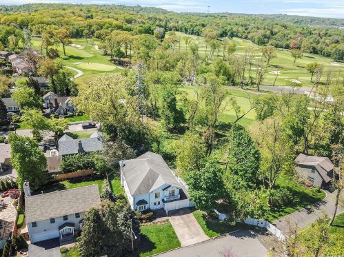 21 Willow Pl, Muttontown, NY 11545-1561