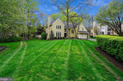 9111 Meadowcreek Ln, Lorton VA  22079-3238 exterior