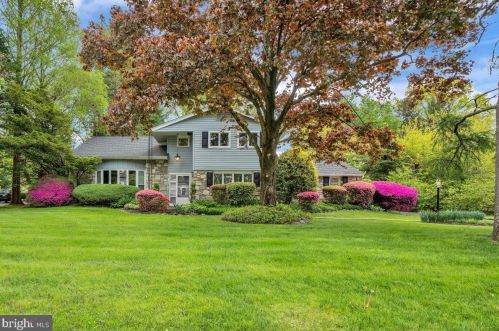 1827 Terrace Dr, Prospectville, PA 19002-2925