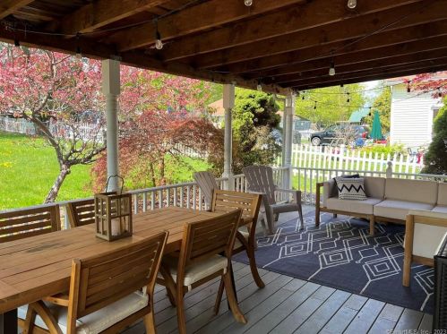 19 George St, Bridgeport CT  06611-1902 exterior