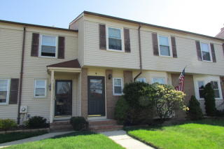 4 Orchid Ct, Sayreville NJ  08872-2114 exterior