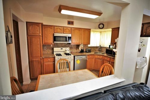 1 Allison Rd, East Windsor NJ  08520-2629 exterior