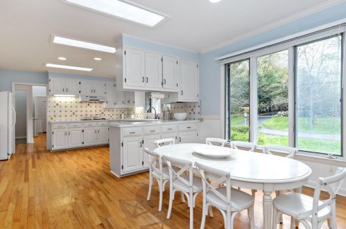 1209 Oenoke Rdg, New Canaan CT  06840-2613 exterior