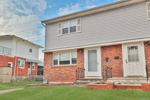 1 Hester Pl, Garnerville, NY 10923-1222
