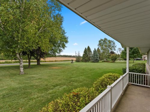 1044 Union Rd, Manitowoc WI 54220-9451 exterior