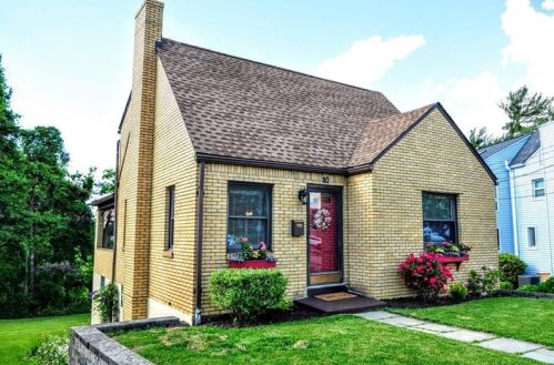 110 Gardenview Dr, Pittsburgh, PA 15212-1102