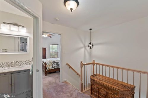 9240 Lorton Valley Rd, Lorton VA  22079-2912 exterior