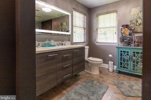 20 Kings Ct, Swedesboro NJ  08085-5033 exterior