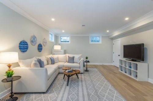 84 Elmwood Ave, Chatham Township NJ  07928-2628 exterior