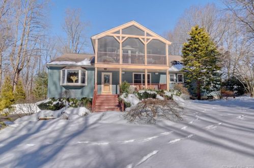 168 Wolf Harbor Rd, Milford, CT 06461-1937