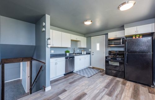 4130 124th St, Kenosha, WI 53158-3914