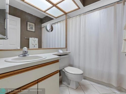 5293 Stonybrook Ln, Boynton Beach FL  33437-1616 exterior