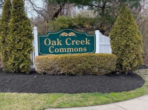 105 Okeefe Ct, Oakdale, NY 11769-2329
