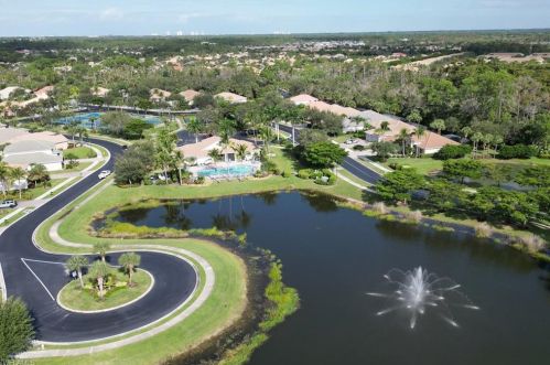 16200 Parque Ln, Naples FL  34110-2826 exterior