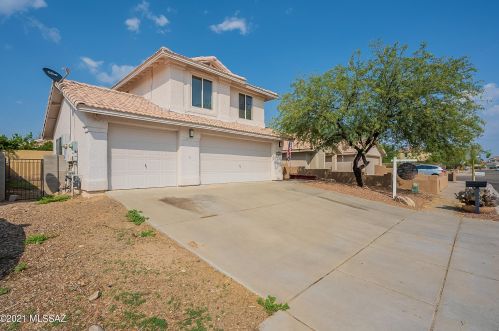 9056 Wild Eagle Ave, Tucson, AZ 85742-8756