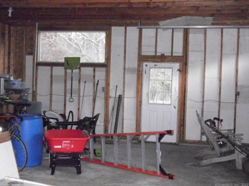 21 Humes Rd, Killingly CT  06241-1226 exterior