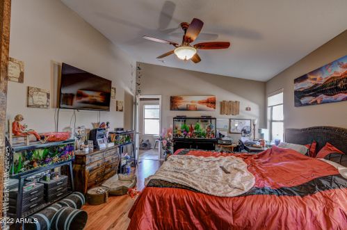 3822 Blackhawk Dr, Glendale AZ 85308-9487 exterior