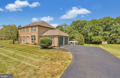 403 Bow Ln, Gilbertsville, PA 19525-9181