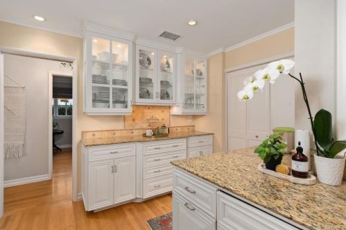 4045 Narragansett Ave, San Diego CA  92107-2618 exterior