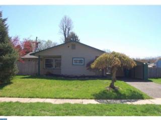 273 Magnolia Dr, Levittown PA  19054-2043 exterior